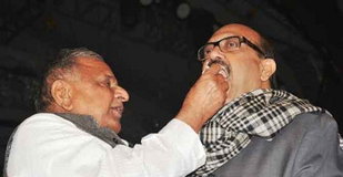 ‘समाजवादी’ नेताजी
