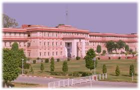 अधिकारियों को