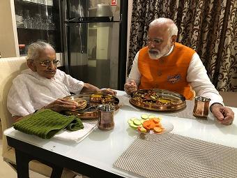 PM मोदी