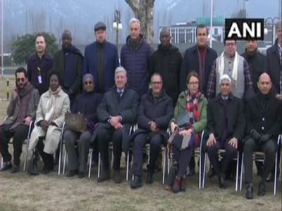 25 राजनयिकों