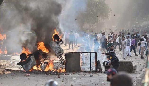 धधकती दिल्ली