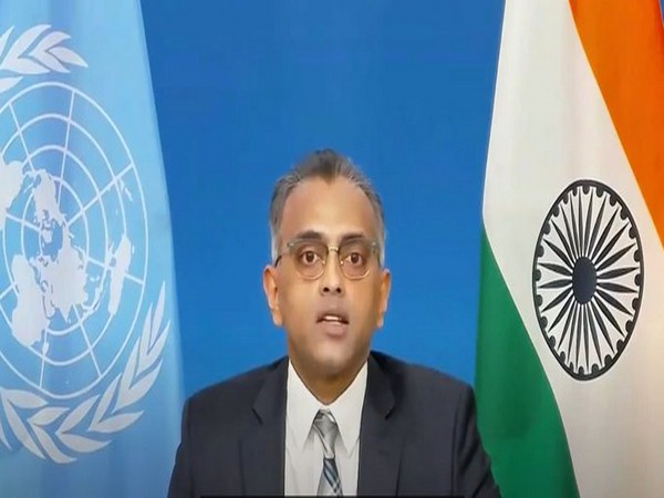 UN में