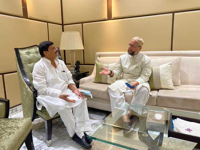 अखिलेश यादव