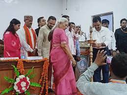 राज्यपाल आनंदी