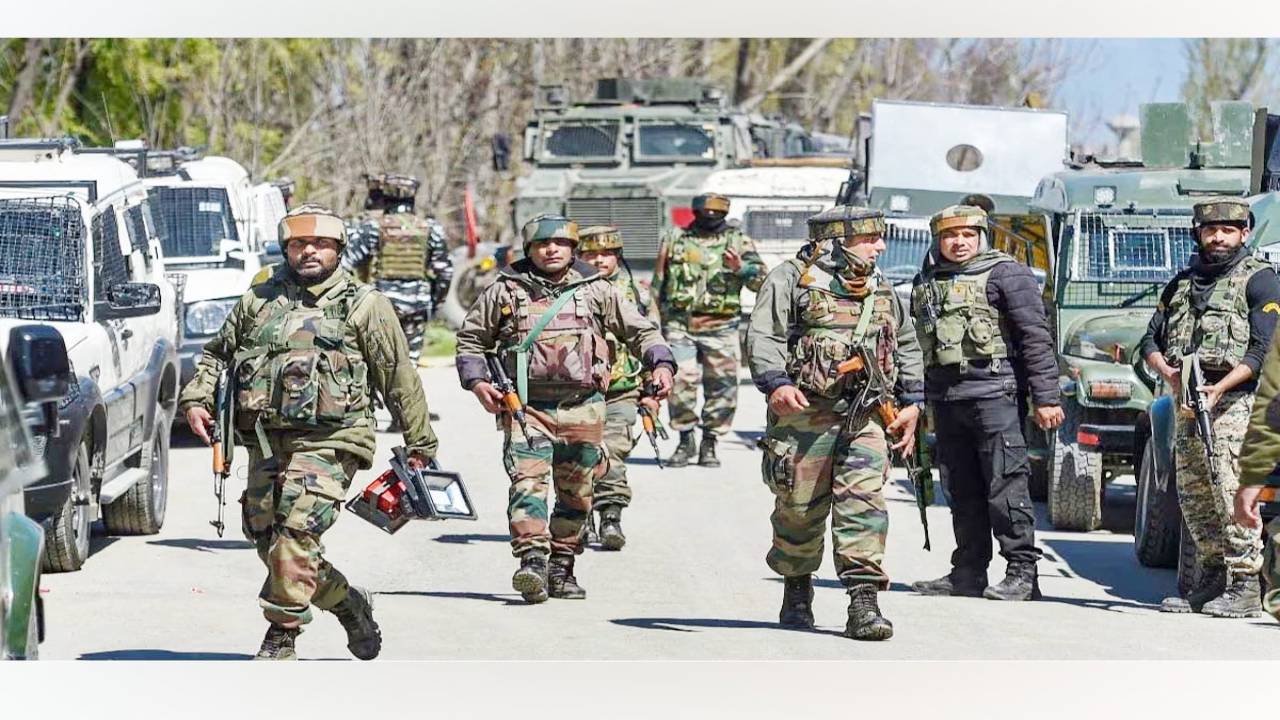आतंकियों और